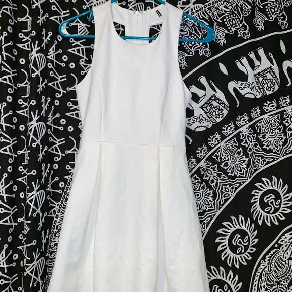 white dress - Picture 1 of 3